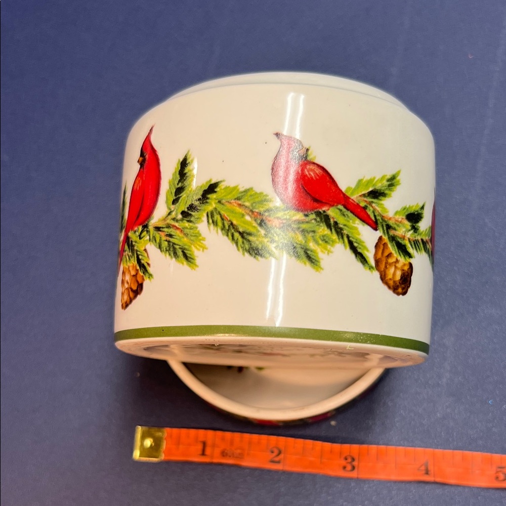 Cardinal Design Ceramic Jar - Picture 6 of 9
